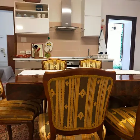 Ca' Spadoni, Centro Storico, Piano Terra, Ingresso Indipendente, Teatro, Parcheggio, *