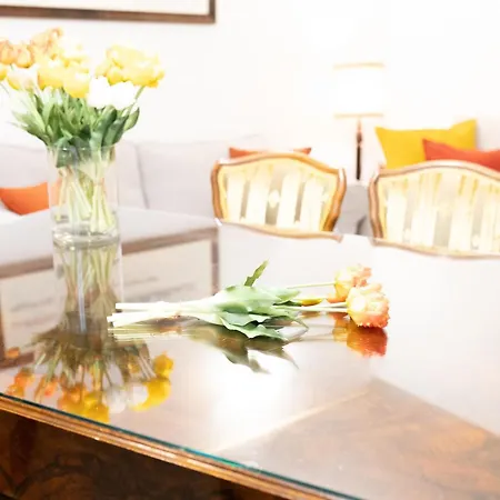 Apartamento Ca' Spadoni, Centro Storico, Piano Terra, Ingresso Indipendente, Teatro, Parcheggio,