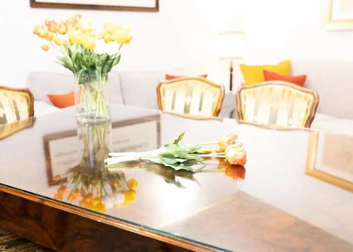 Apartamento Ca' Spadoni, Centro Storico, Piano Terra, Ingresso Indipendente, Teatro, Parcheggio,