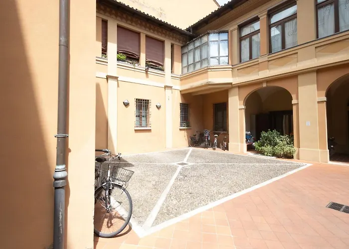 Ca' Spadoni, Centro Storico, Piano Terra, Ingresso Indipendente, Teatro, Parcheggio, Apartamento *