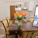 Apartment Ca' Spadoni, Centro Storico, Piano Terra, Ingresso Indipendente, Teatro, Parcheggio,