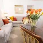 Apartment Ca' Spadoni, Centro Storico, Piano Terra, Ingresso Indipendente, Teatro, Parcheggio, Imola