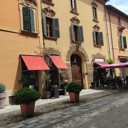 Ca' Spadoni, Centro Storico, Piano Terra, Ingresso Indipendente, Teatro, Parcheggio, Ίμολα