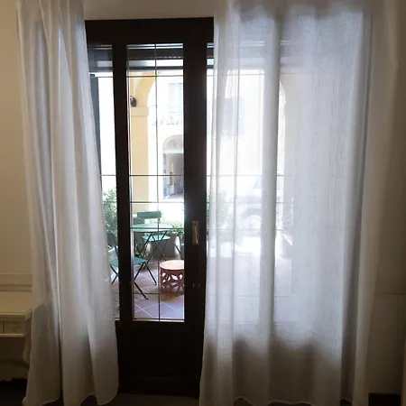 Apartment Ca' Spadoni, Centro Storico, Piano Terra, Ingresso Indipendente, Teatro, Parcheggio,