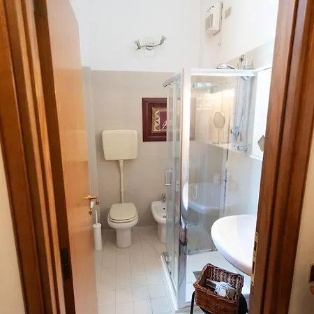 Apartment Ca' Spadoni, Centro Storico, Piano Terra, Ingresso Indipendente, Teatro, Parcheggio, Imola