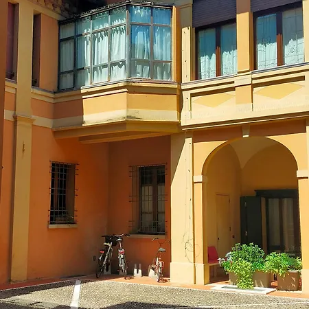 Apartamento Ca' Spadoni, Centro Storico, Piano Terra, Ingresso Indipendente, Teatro, Parcheggio,