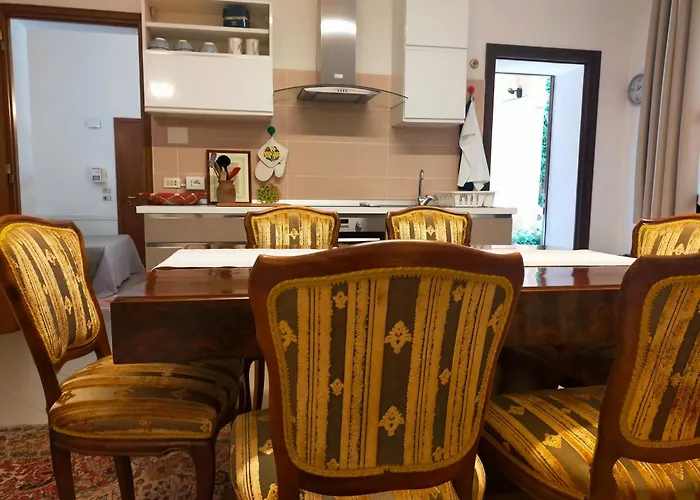 Ca' Spadoni, Centro Storico, Piano Terra, Ingresso Indipendente, Teatro, Parcheggio, *