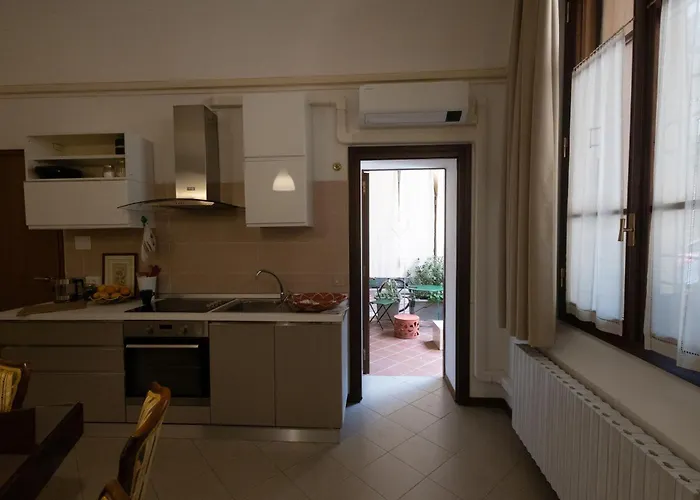 Ca' Spadoni, Centro Storico, Piano Terra, Ingresso Indipendente, Teatro, Parcheggio, *